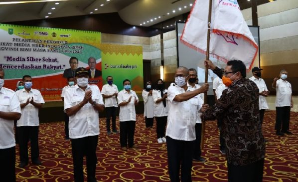 Ketua Umum SMSI Pusat Secara Resmi Lantik Pengurus SMSI Riau 2020-2025