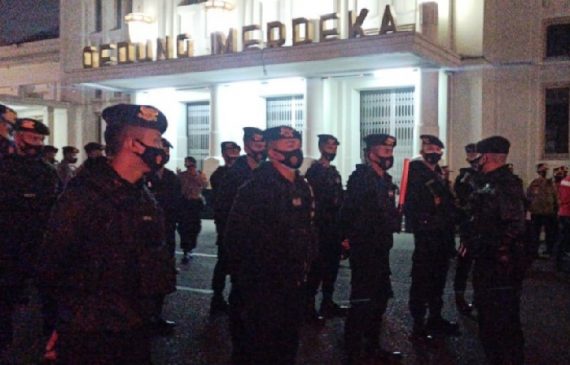 Anggota Raimas Direktorat Samapta Polda Jabar Tingkatkan Patroli KRYD di Asia Afrika Bandung