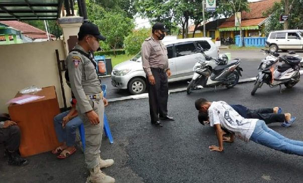 Cegah Covid-19, Polres Majalengka Laksanakan Ope Yustisi Sasar Pengguna Jalan