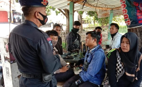 Bhakti Sat Brimob Polda Jabar Untuk Masyarakat, Sosialisasikan Pentingnya Masker