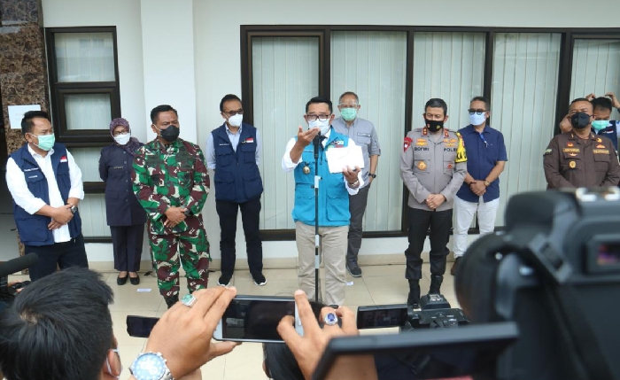 Kapolda Bersama Gubernur dan Forkopimda Jabar Laksanakan Rapat Komite Kebijakan Penanganan Covid-19