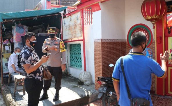 Kapolres Cirebon Kota Turun Langsung Cek Perayaan Imlek di Vihara