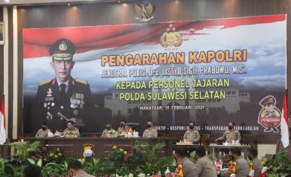 Kapolri Jenderal Listyo Sigit Beri Reward 2 Anggota Polda Sulsel Sekolah Inspektur Polisi