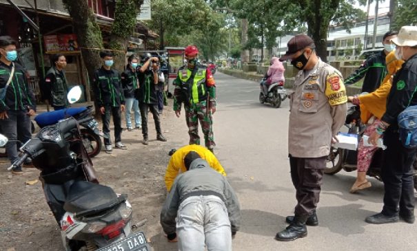 Polresta Bandung bersama 3 Pilar Laksanakan Operasi Yustisi di Tugu Baleendah