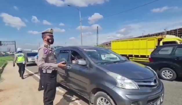 Satlantas Polresta Bandung Putarbalikkan 300 Kendaraan Saat Libur Panjang Imlek