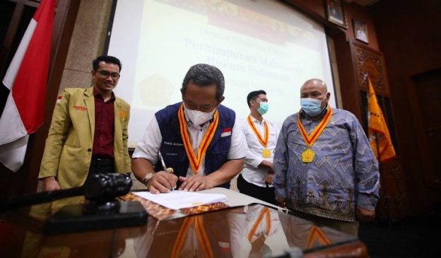 Wakil Wali Kota Bandung Minta Para Mahasiswa Ikut Tuntaskan Pandemi Covid-19