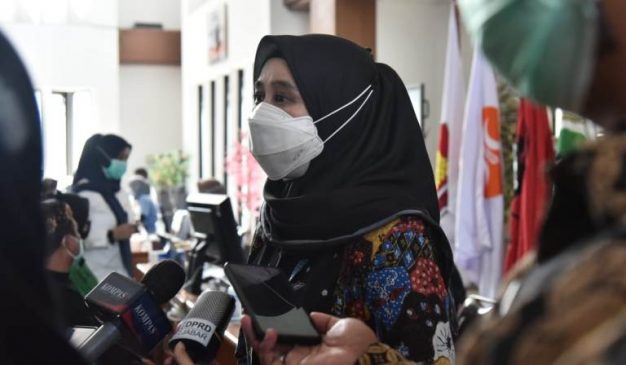 DPRD Jabar Gelar Vaksinasi Covid-19 Tahap Pertama di Aula Paripurna dan Area Parkir