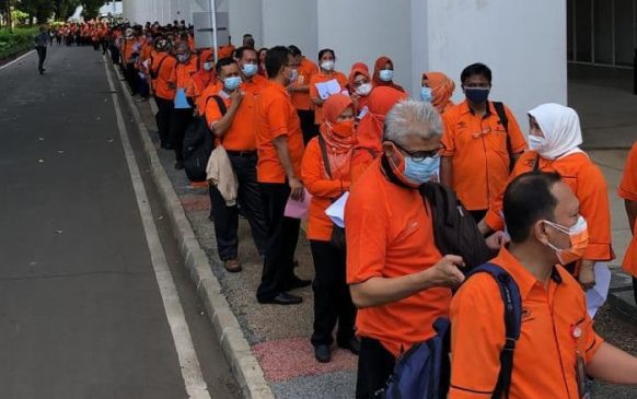 Karyawan Pos Indonesia Ikuti Program Vaksinasi yang Digelar Kementerian BUMN