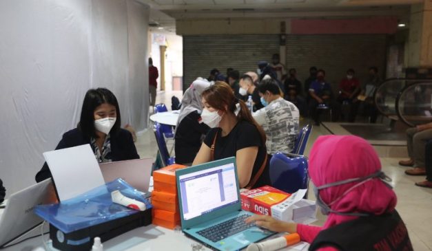 Pemkot Bandung Genjot Vaksinasi Pedagang Pasar Tradisional