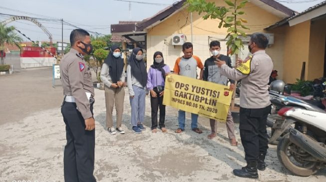 Personel Polres Subang Gelar Operasi Yustisi dan Patroli Himbau PPKM Kepada Masyarakat