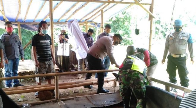 Tim Gabungan TNI-Polri Bongkar Tempat Judi Sabung Ayam Di Kampung Biru Desa Mandalasari