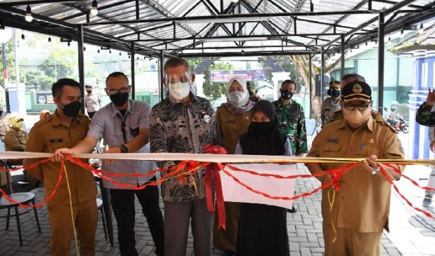 Achmad Ru’yat Apresiasi Peluncuran Raisa Coffee Shop dan Barbershop di UPTD PPSBR Dinsos Jabar