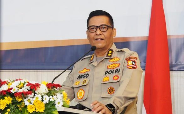 Bantu Korban Banjir NTT, Polri Kerahkan Mobil Dapur Umum, Logistik, Kapal hingga Perahu Karet