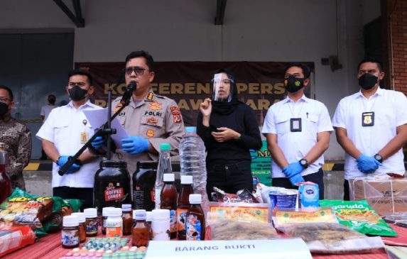 Ditreskrimsus Polda Jabar Berhasil Ungkap Kasus Penjualan Produk Bekas Terdampak Banjir