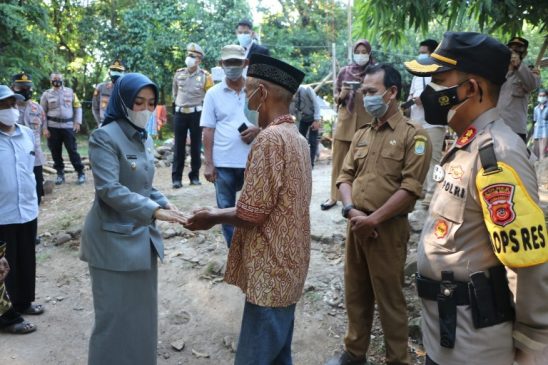 Kapolres Cirebon Kota Serahkan dan Resmikan Renovasi Rutilahu Warga Desa Kedungjaya