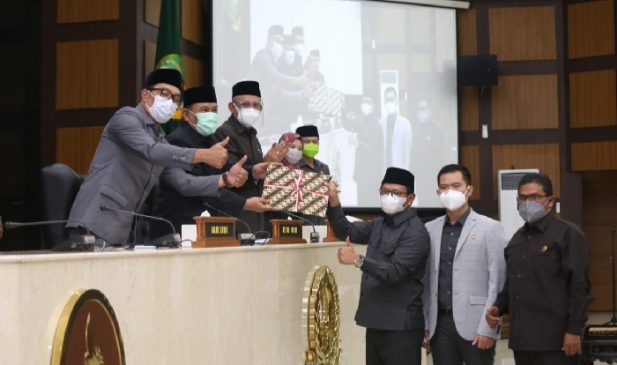 Rapat Paripurna DPRD Jabar Tetapkan  Kabupaten Bogor Timur dan Indramayu Barat Sebagai CPDOB