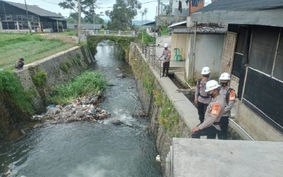 Antisipasi Bencana alam, Sat Brimob Polda Jabar Kembali Gencarkan Patroli SAR Wilayah Cipanas