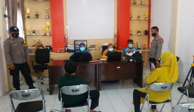 Bhabinkamtibmas Polres Majalengka Monitoring Pelaksanaan Vaksinasi Lansia Tahap II