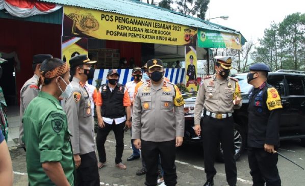 Cegah Penularan Covid-19, Wakapolda Jabar Cek Pemantauan dan Penyekatan Ops Ketupat Lodaya 2021 di Wilkum Polres Bogor