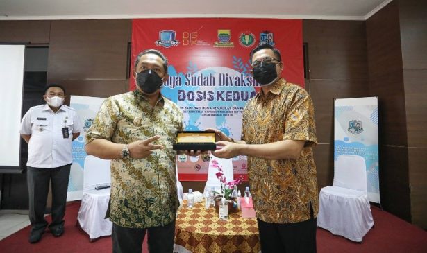 Pemkot Bandung Selesaikan Vaksinasi  Dosis Pertama Pelayanan Publik Kota Bandung Capai 96,5 Persen
