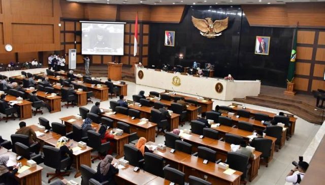 Rapat Paripurna DPRD Jabar, Fraksi-Fraksi Sampaikan Pandangan Terhadap 4 Raperda Pemprov Jabar