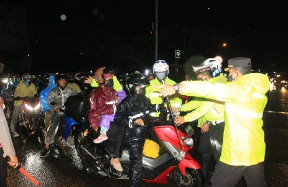 Sebanyak 5.000 Lebih Pemudik Diputarbalikan, Kapolres Karawang Himbau Masyarakat Patuhi Larangan Mudik