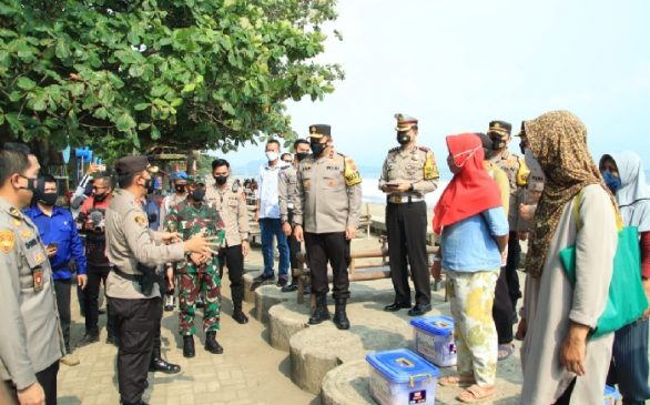 Wakapolda Jabar Pantau Penyekatan Ops Ketupat Lodaya 2021 di Wilkum Polres Sukabumi