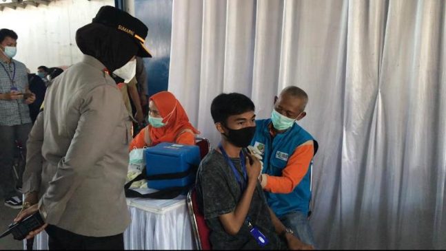 Kapolres Sukabumi Kota Lakukan Monitoring Vaksinasi Massal