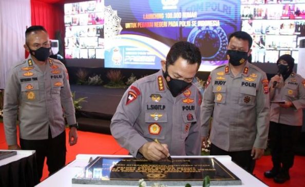 Kapolri Jendral Listyo Sigit Resmikan Gedung Presisi Polres Kota Tangerang dan 100 Ribu Rumah untuk Personel