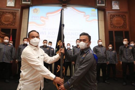 Kepengurusan PWI Kota Bandung Periode 2021-2024 Resmi Dilantik