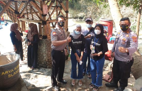 Patroli KRYD Polres Majalengka Berikan Himbauan Prokes kepada Pengunjung Obyek Wisata Arya Kiban Land