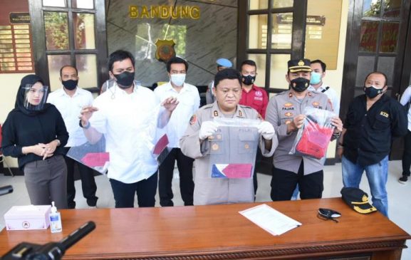Pelaku Pembunuh Pemilik Toko Plastik di Bandung Karena Terlilit Utang