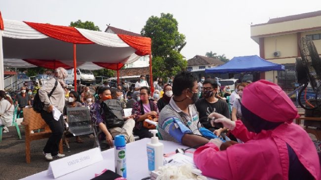 Polres Bogor Polda Jabar Laksanakan Vaksinasi Massal Covid-19