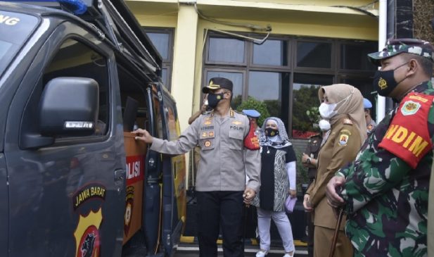 Polresta Cirebon Launching Kendaraan Operasional Khusus Pelayanan Kepolisian Terpadu Berbasis IT