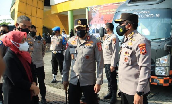 Sambut  Hari Bhayangkara Ke-75, Polda Jabar Gelar Vaksinasi Massal di GOR Arcamanik