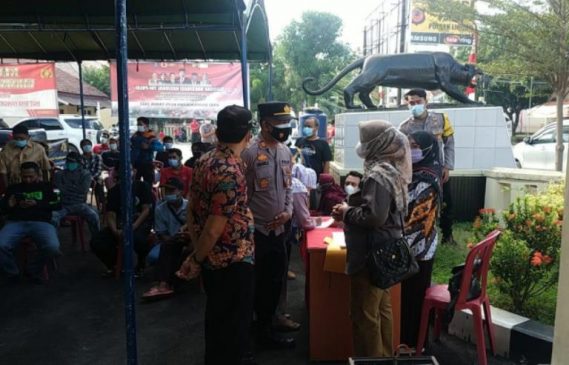 Sambut Hari Bhayangkara ke 75, Jajaran Polres Majalengka Polda Jabar Gelar Vaksinasi Massal