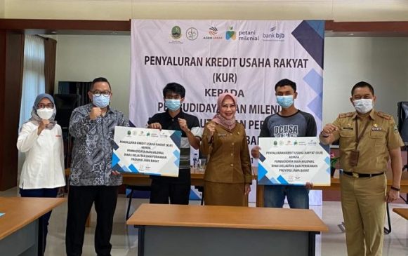 Wujudkan Pemberdayaan Petani Muda, bank bjb Salurkan KUR kepada Pembudidaya Ikan di Jabar