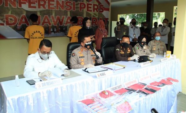 Ditreskrimsus Polda Jabar Ungkap Kasus Penimbunan dan Penjualan Obat Covid-19 Diatas HET