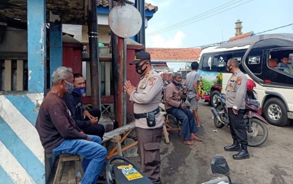 PPKM Darurat, Polisi Tingkatkan Operasi Yustisi di Pasar Rajagaluh