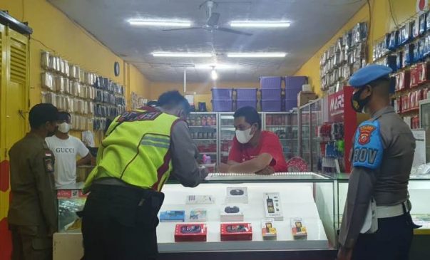 Polisi dan Satgas Covid-19 Jaring 7 Pelaku Usaha yang Abaikan PPKM Darurat dengan Humanis