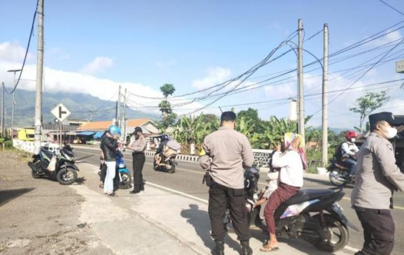 Polres Majalengka Lakukan Penyekatan di Ruas Jalan Majalengka – Ciamis