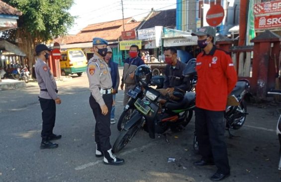 Kabid Humas Polda Jabar : Dukung PPKM Darurat, Polisi Pantau Vaksinasi Sinergitas di Gerai Vaksin Presisi Desa Babakan Anyar
