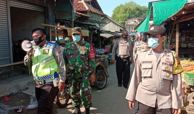 Sinergitas TNI – Polri Laksanakan Woro-Woro Pengawasan PPKM Darurat