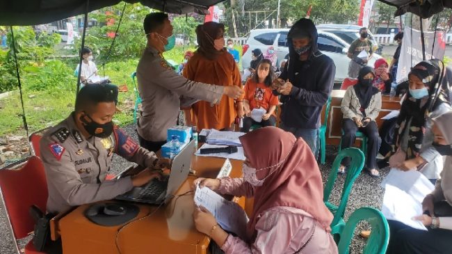 Polisi Lakukan Percepatan Pembentukan Imunitas Komunal Bagi Masyarakat di Masa PPKM Darurat