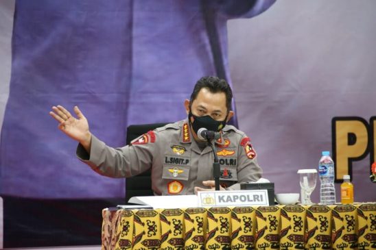 Kapolri Listyo Sigit Minta Terapkan Pendekatan Adat, Ajak Warga Papua Isolasi di Isoter