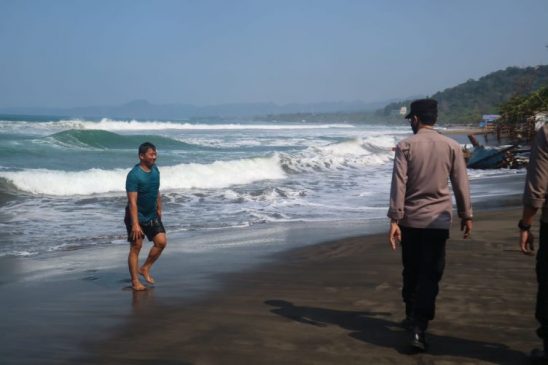 Polisi Amankan Kegiatan Wisata Pada PPKM Level 4 Di Kabupaten Sukabumi