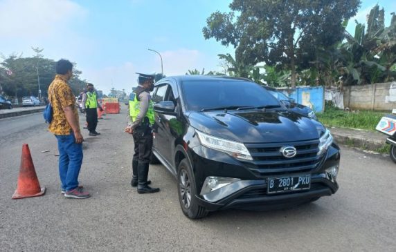 Sukabumi Zona Orange, Polisi Konsisten Lakukan Penyekatan Perbatasan di Masa PPKM Darurat Level 4