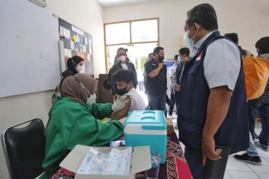 Vaksinasi Covid-19 Remaja Percepat Terbentuknya Herd Immunity dan PTM