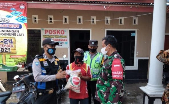 Desa Pasindangan Sasaran Pemberian Bansos dari Polisi di Masa PPKM
