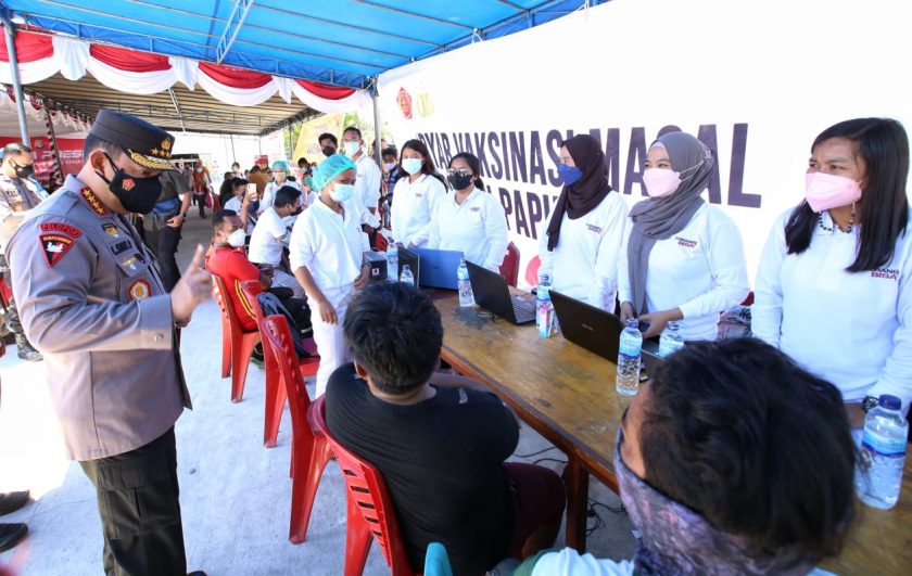 Kapolri Minta Vaksinasi di Papua Ditingkatkan Guna Dukung Pelaksanaan PON XX
